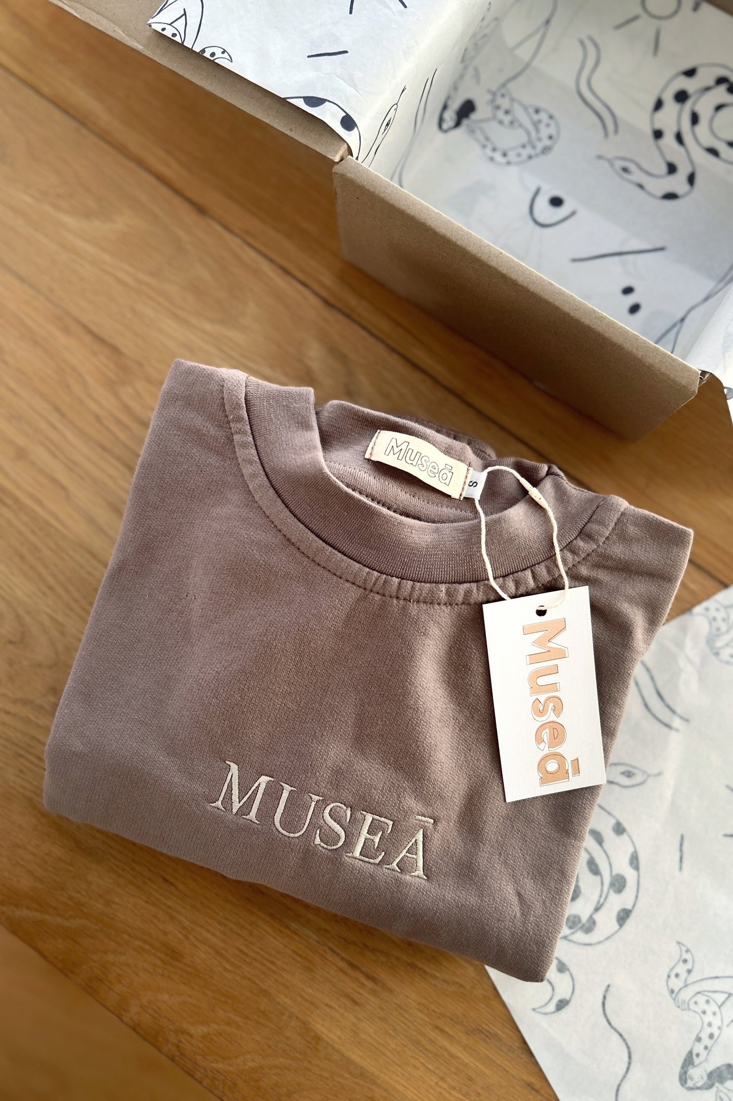 Flatlay of Museā Sweatshirt